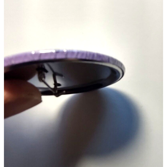 E.T. Extra-Terrestrial Licensed Button Badge 1982 Sci-Fi Pinback Vintage Alien - Picture 3 of 3